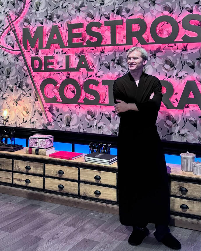 MAESTROS DE LA COSTURA